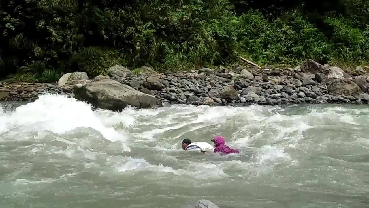 Chiêm bao thấy dòng sông đang chảy xiết